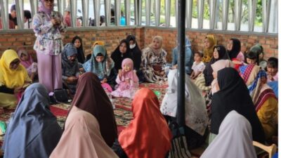 Febri Utama Dan Dr Misharti anggota DPD RI Silaturrahmi Dengan Majelis Wirid Keluarga Pangkalan Koto Baru