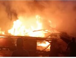 Dilalap Sijago Merah Satu Unit Rumah Ludes Terbakar di Binjai Utara