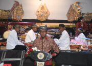 Meriahkan HUT TNI Ke-78, Lanal Banyuwangi Gelar Pertunjukan Wayang Kulit