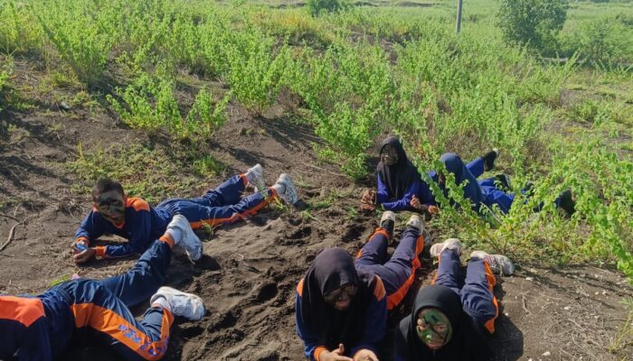 Cetak Generasi Muda Handal Dan Tangguh, Lanal Banyuwangi Bekali Pramuka Saka Bahari Latihan SAR