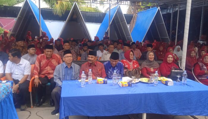 M.A. Yusuf Siregar dan istri hadir pada acara silaturahmi akbar Tabagsel di Royal Kopi Jalan Besar Medan-Batang Kuis, Desa Tembung, Percut Sei Tuan, Deli Serdang.