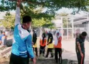 Menjaga Kebersihan Lingkungan, Petugas dan Warga Binaan Lapas Narkotika Langkat Kompak Melaksanakan Jumat Bersih