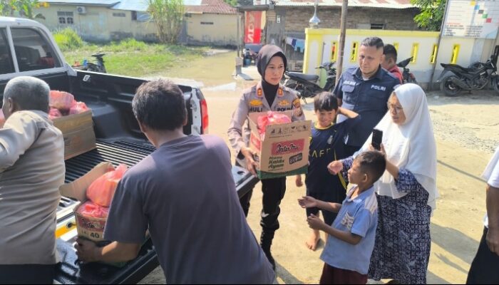 Polresta Deli Serdang Salurkan Bantuan Sembako ke Posko Pengungsian Desa Tanjung Sari