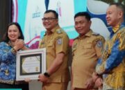 Disdukcapil Terima Penghargaan dari Bupati Deli Serdang, Kategori Pelayanan Prima Dengan Nilai A