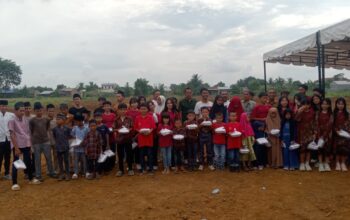 Tokoh Pemuda Pancur Batu Jhon Sembiring Santuni Puluhan Anak Yatim