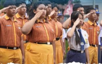 Bupati Tanah Karo Berikam Penghargaan Pada Siswa Yang Lolos SMA Unggulan