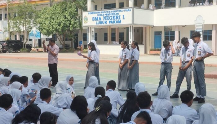 Ketua Lembaga Perlindungan Anak Bekali Ratusan Siswa SMA Negeri 1 Lubuk Pakam Menjadi “Pahlawan Digital” dalam MPLS