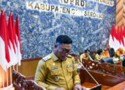 Lom Lom Suwondo Sampaikan Penjelasan Bupati Atas Ranperda Pertanggungjawaban APBD 2025