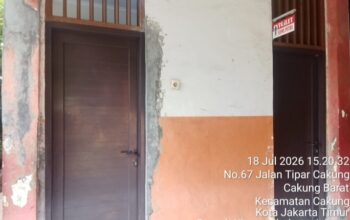 Dinding SDN Cakung Barat 15 Rusak Parah, Tak Ada Papan Info Dana BOS/BOP, Penggunaan Diragukan