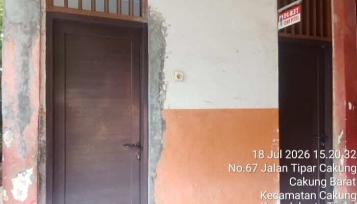 Dinding SDN Cakung Barat 15 Rusak Parah, Tak Ada Papan Info Dana BOS/BOP, Penggunaan Diragukan