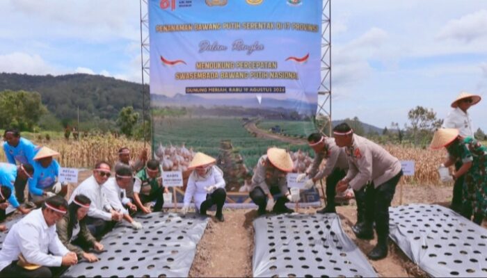Polri Dukung Swasembada Pangan, Polresta Deli Serdang turut laksanakan Penanaman Bawang Putih Serentak Di 17 Provinsi