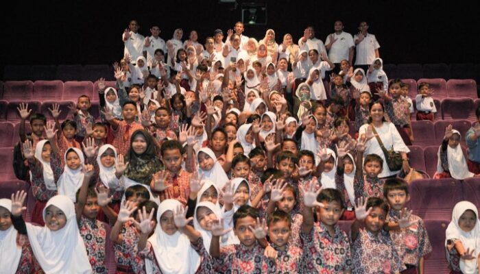 Bersama Bupati, Anak-anak Tanjung Morawa Nikmati Pengalaman Pertama Nobar di Bioskop