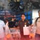 LANGKAH TEGAS LINDUNGI KEKAYAAN HAYATI, KEJARI SIMALUNGUN TERIMA TERSANGKA DAN BARANG BUKTI PERKARA KSDAHE